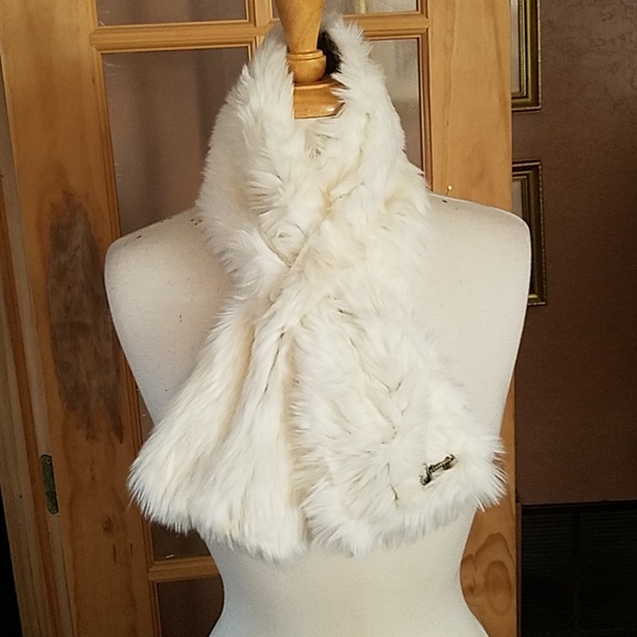 Faux fur scarf - Picture 1 of 4
